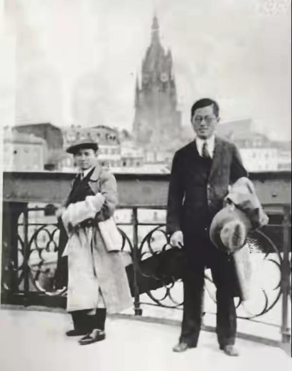 他4歲喪父,13歲喪母,18歲考清華,57歲造原子彈,90歲車禍去世 他4歲喪父,13歲喪母,18歲考清華,57歲造原子彈,90歲車禍去世