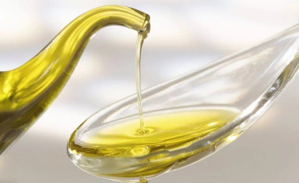 生活科普 &vert; 喝湯前扔張紙來吸油？這事靠譜嗎？