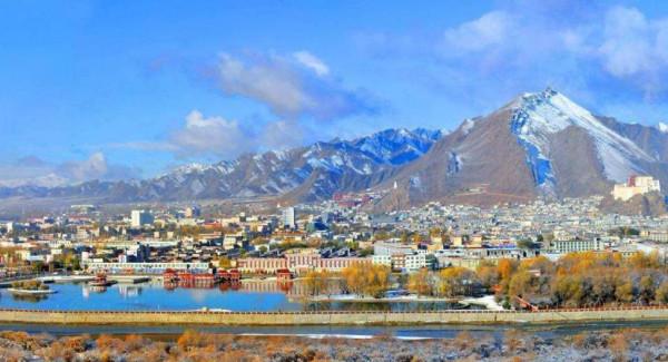 為了擁有中國國籍,達曼人苦等200多年,如今家家戶戶掛五星紅旗 為了擁有中國國籍,達曼人苦等200多年,如今家家戶戶掛五星紅旗