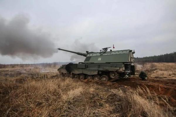 立陶宛炮兵營實彈射擊訓練 立陶宛炮兵營實彈射擊訓練