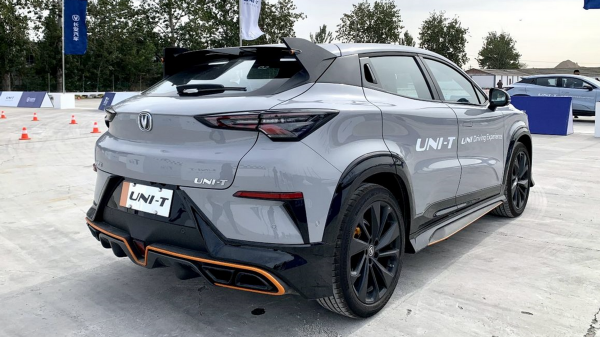 加價換2.0T+8AT，新款長安UNI-T值得購買嗎？