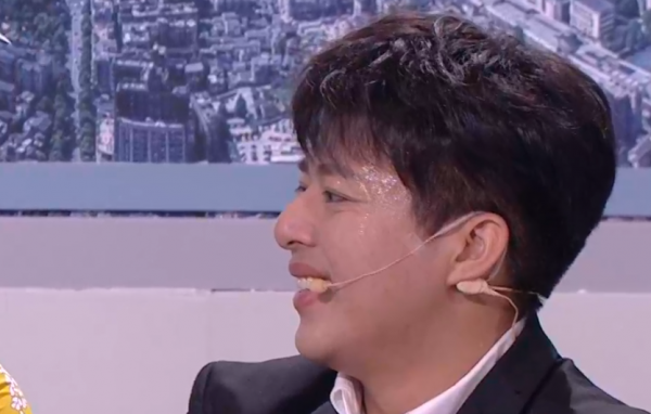 湖南春晚狀況多：何炅屢次口誤，劉謙被疑整容，劉宇寧太高擋鏡頭