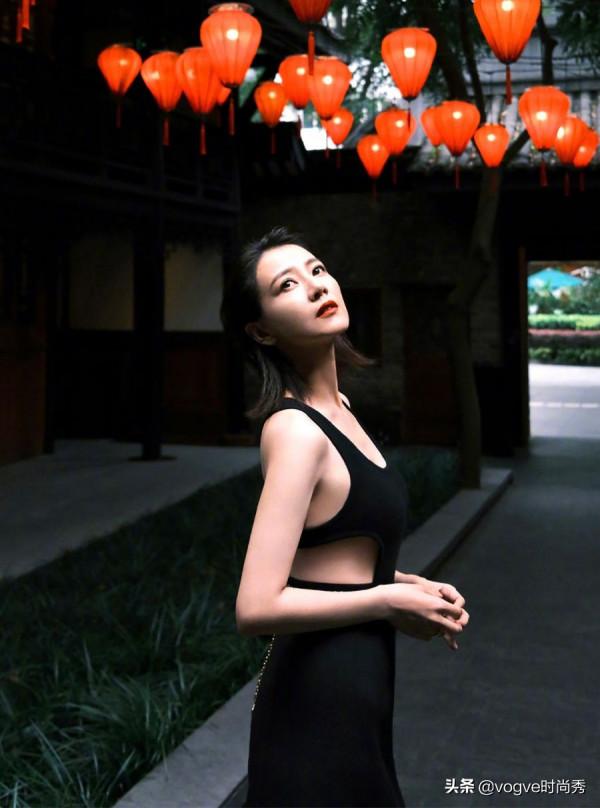 41歲的高圓圓生圖，腰“胖”了一圈，還是你心中的女神嗎？