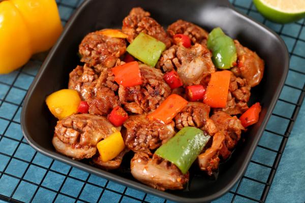 燉雞肉,不要再焯水了,難怪不爛還塞牙,教你一招,軟嫩還不柴 燉雞肉,不要再焯水了,難怪不爛還塞牙,教你一招,軟嫩還不柴