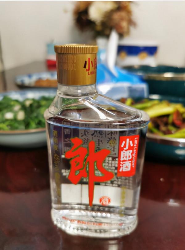 好朋友聚餐喝酒，推薦7種經濟實惠的口糧酒，50元左右，都喝得起