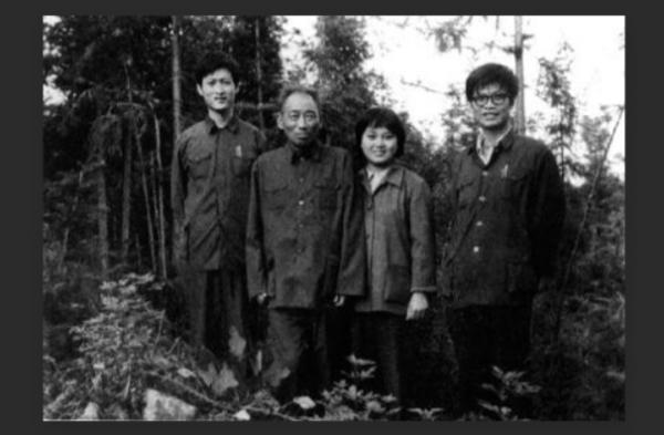 陳松年：晚年陳獨秀最大依靠，冒險帶父親棺木回鄉，三次為父立碑