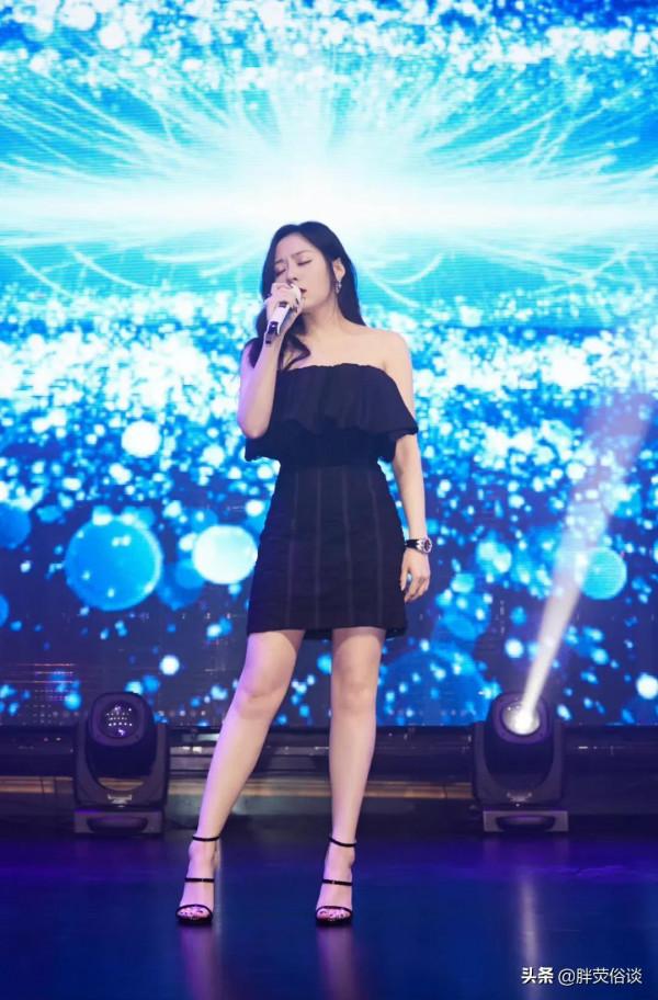 舞臺上的張靚穎光芒四射，不愧是實力歌手