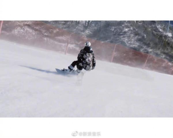 王源是真的好喜歡滑雪啊