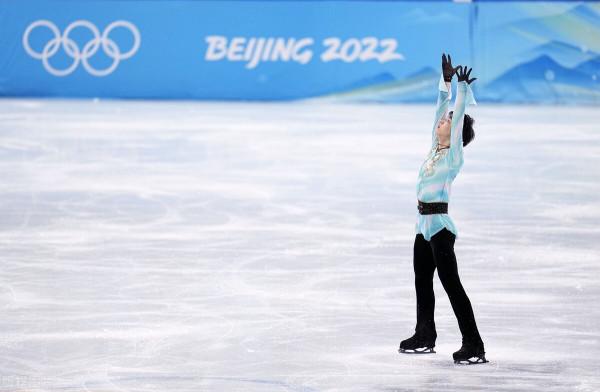 你知道你滑冰的冰場是多少度麼？運動員穿那麼少真的不冷麼