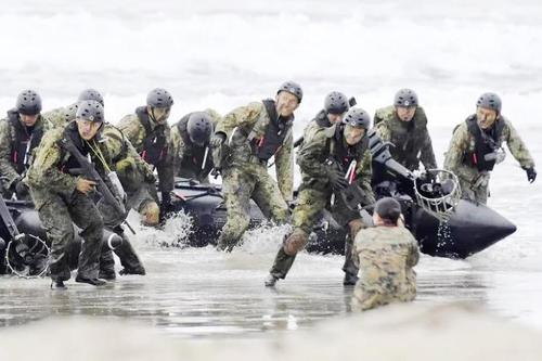 韓日部隊伙食比慘,印度胖軍官插嘴:先看我們的“陰間食譜”吧 韓日部隊伙食比慘,印度胖軍官插嘴:先看我們的“陰間食譜”吧
