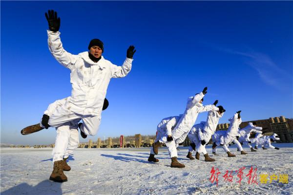 各部隊新年度軍事訓練高起點展開