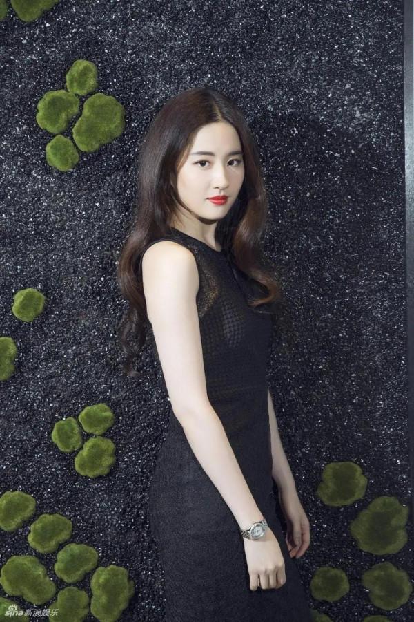 神仙劉亦菲變阿姨了