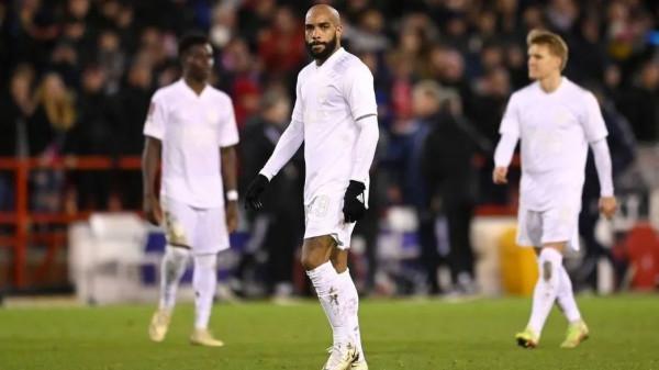 逗妹吐槽：克萊：庫裡你看看，我剛復出就能扣！庫裡：羨慕