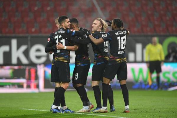 1-1爆冷！歐冠出局隊意外剎車，86分鐘遭絕平，到手3分變1分