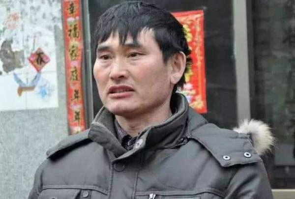 有不少網友表示終於見到大衣哥的真實面貌了 有不少網友表示終於見到大衣哥的真實面貌了