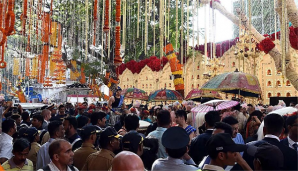 首富千金伊莎:父親擠下馬雲成亞洲首富,結婚時狠砸7億與民同樂 首富千金伊莎:父親擠下馬雲成亞洲首富,結婚時狠砸7億與民同樂