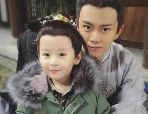 任嘉倫的妻子和兒子