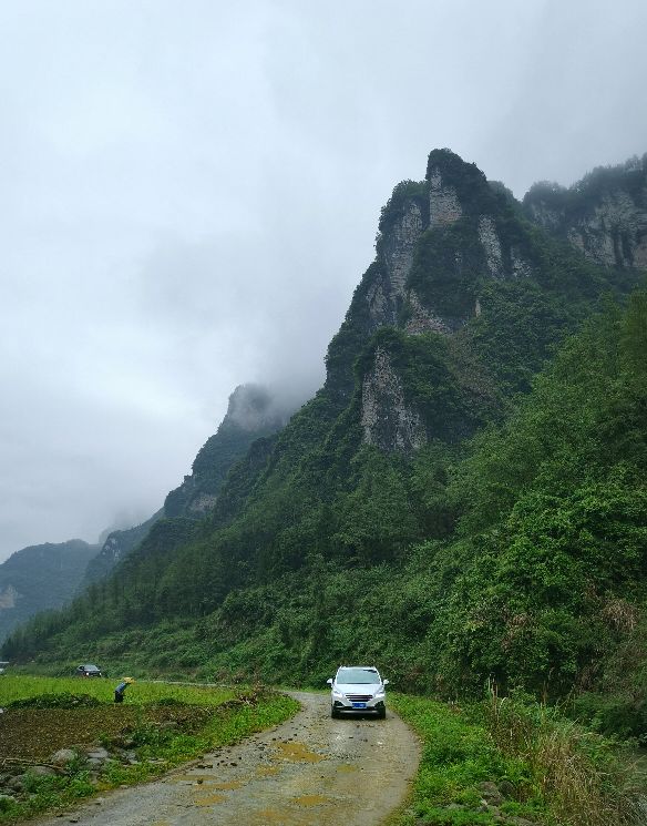 湘西有一條40公里景觀路，還未開發，我自駕後稱其為“最美縣道”