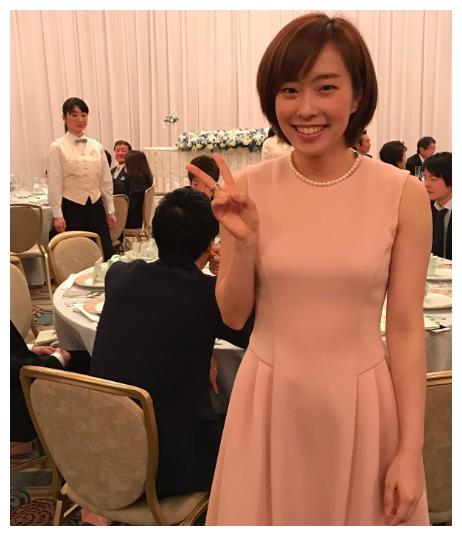 美女石川佳純喜愛中國，深戀馬龍，在乒壇傳為佳話