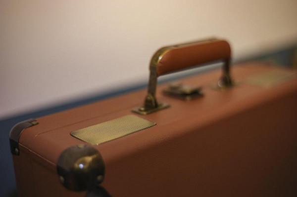 給自己的時光機：梵琺尼lp黑膠唱片機入手試聽