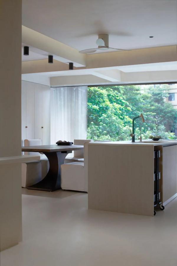 客廳有7m橫窗，女主人建議不裝窗戶全家人都同意了