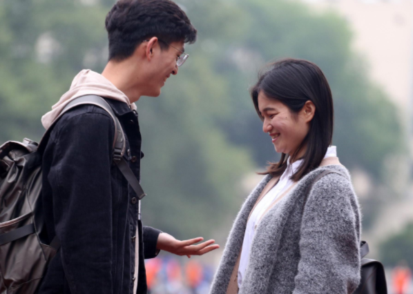 北大考試院長秦春華,提議將大學談戀愛,納入大學新生必修課之一 北大考試院長秦春華,提議將大學談戀愛,納入大學新生必修課之一