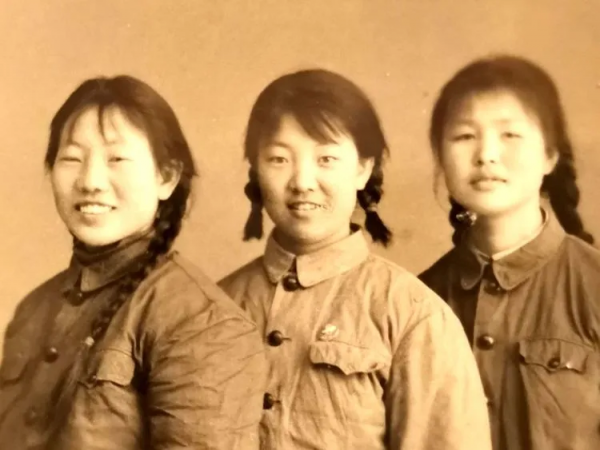 難忘賀蘭山軍馬場女青年牧馬班的如歌歲月