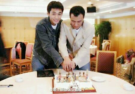 胡軍和影帝劉燁的親密合照，你看過他們一起合作的電影嗎？