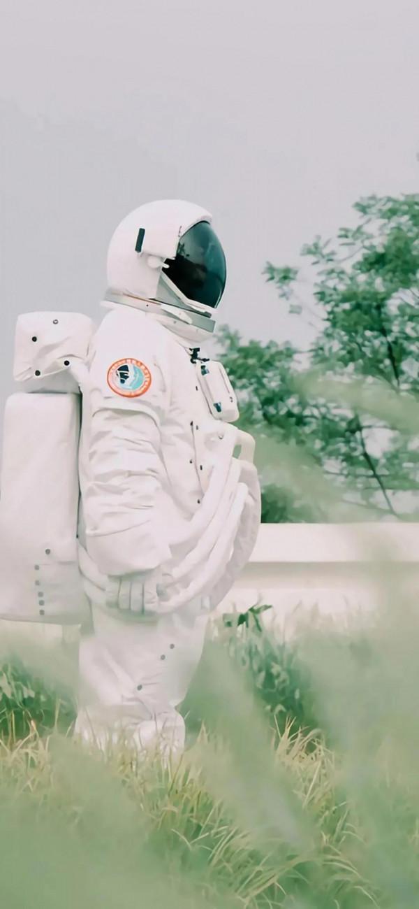 宇航員桌布｜總有一場相遇，帶著溫柔奔赴而來