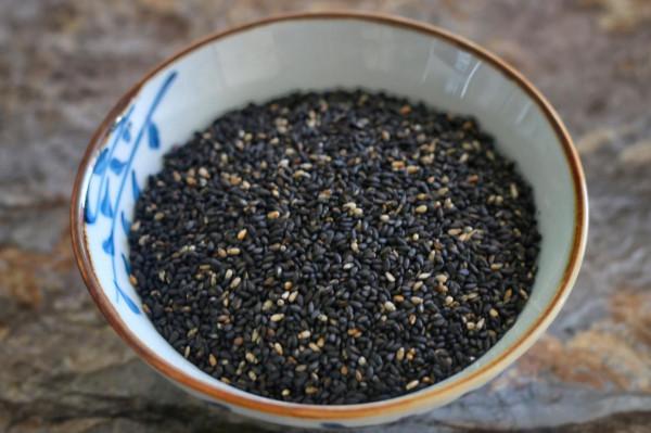 入冬後，我隔三差五就要做的小零食，香甜酥脆，老人孩子都愛吃