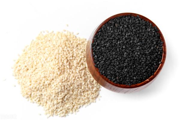 入冬後，若是不差錢，多給孩子買5樣乾果，營養豐富又好吃