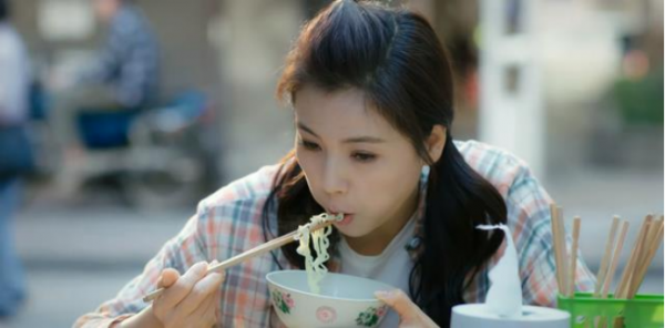 盤點娛樂圈那些敬業的女演員，劉濤吃戲人間真實