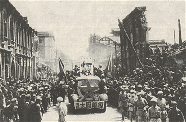 四川唯一鄧姓開國將軍出車禍，許世友：救不過來，醫生全撤職