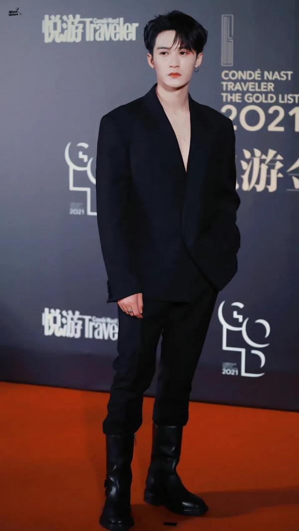 12.7圖:劉亦菲、楊冪、張嘉倪、周筆暢、李棟旭、檀健次、張慧雯 12.7圖:劉亦菲、楊冪、張嘉倪、周筆暢、李棟旭、檀健次、張慧雯