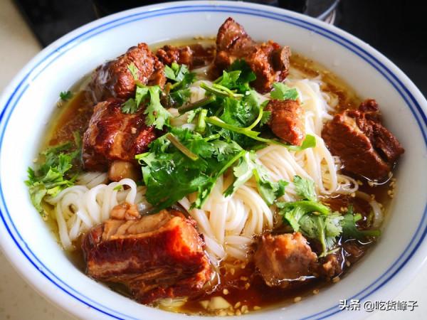天冷了,最愛吃這碗麵,比炸醬麵和拉麵都好吃,做法簡單,太香了 天冷了,最愛吃這碗麵,比炸醬麵和拉麵都好吃,做法簡單,太香了