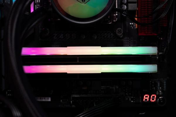 高頻記憶體是智商稅？好看好用不增加裝機預算，金百達電競記憶體實測