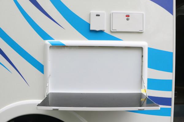 白鯨系列最受歡迎的佈局方式,究竟好在哪?賽德白鯨縱床版房車 白鯨系列最受歡迎的佈局方式,究竟好在哪?賽德白鯨縱床版房車