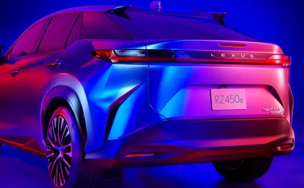 告別“公路閃電”? LEXUS RZ450e預告圖 F1同款方向盤 500km續航 告別“公路閃電”? LEXUS RZ450e預告圖 F1同款方向盤 500km續航