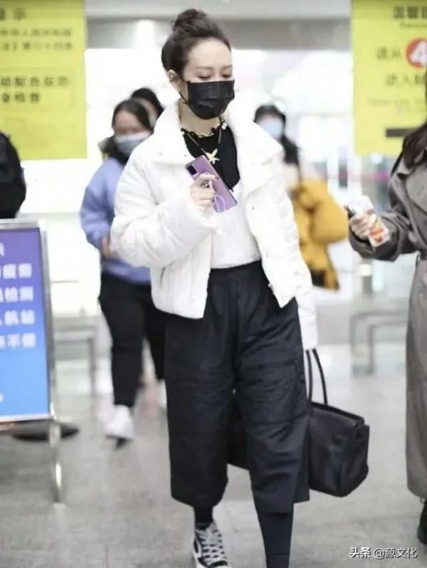 王鷗太任性了，褲子粗得像&OpenCurlyDoubleQuote;水桶&rdquo;也照樣穿