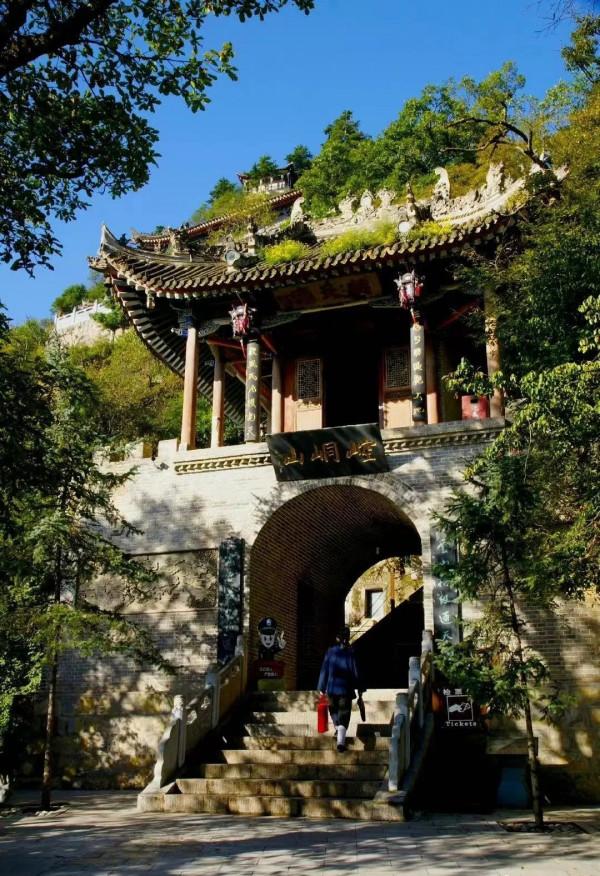 崆峒山的一件“假袈裟” 崆峒山的一件“假袈裟”