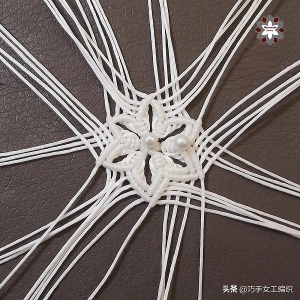 用繩子就能編出漂亮的雪花，超詳細的教程，一步一步教你編