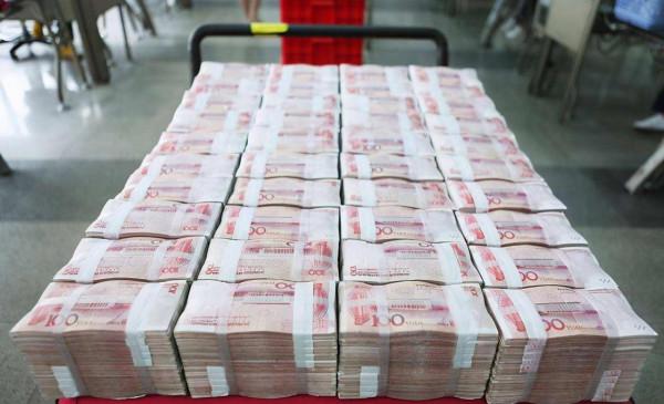 馬化騰身價2000多億，如果到銀行取錢，能一次性拿2000億嗎？