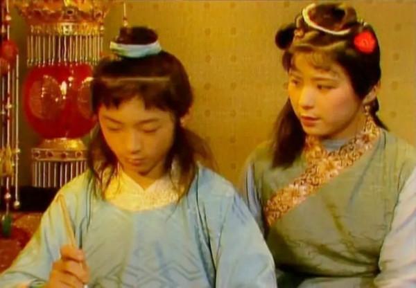 他因為長得醜，飾演了87版《紅樓夢》的賈環，今成斯文儒雅萌大叔