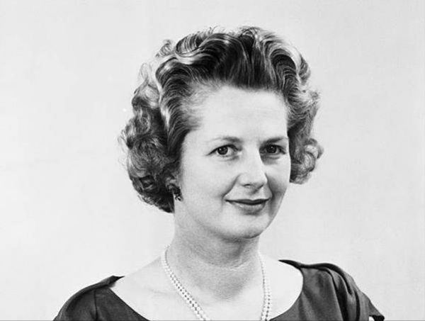 香港迴歸談判，撒切爾咄咄逼人，鄧小平“以硬制硬”，結果如何？