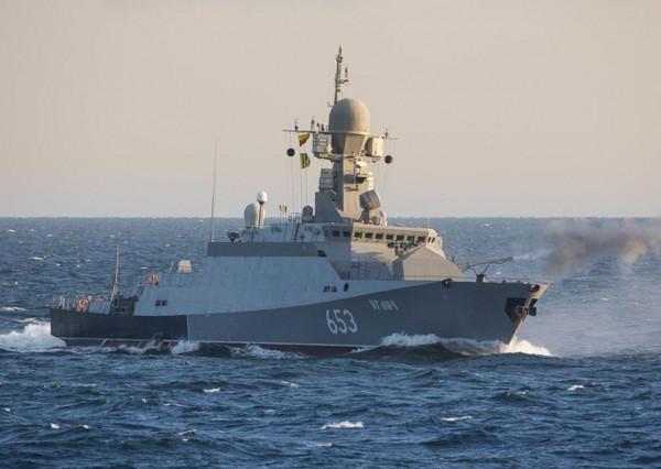 俄軍聯合盟友出擊，發現40多個訓練營，封控裡海，一個也不讓逃走