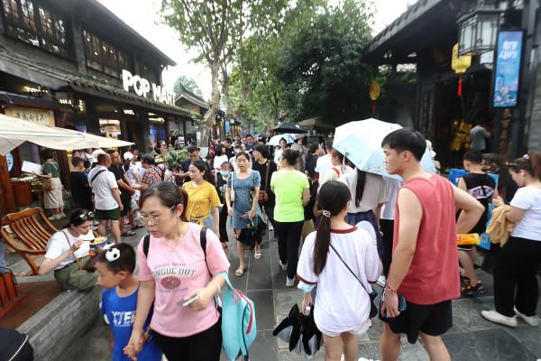 成都寬窄巷子游客爆滿 成都寬窄巷子游客爆滿