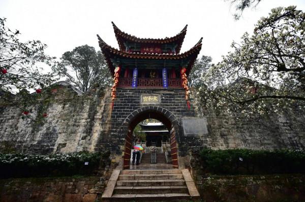 過金殿有感吳三桂