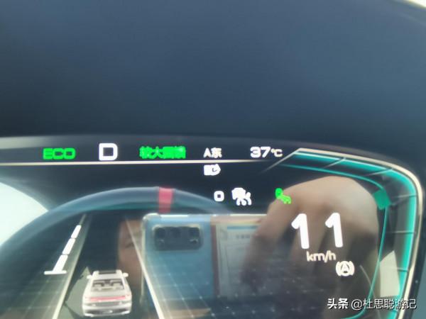 漢EV自駕新疆,探訪亞洲最大葡萄酒地下酒窖,逛完景區還送葡萄酒 漢EV自駕新疆,探訪亞洲最大葡萄酒地下酒窖,逛完景區還送葡萄酒