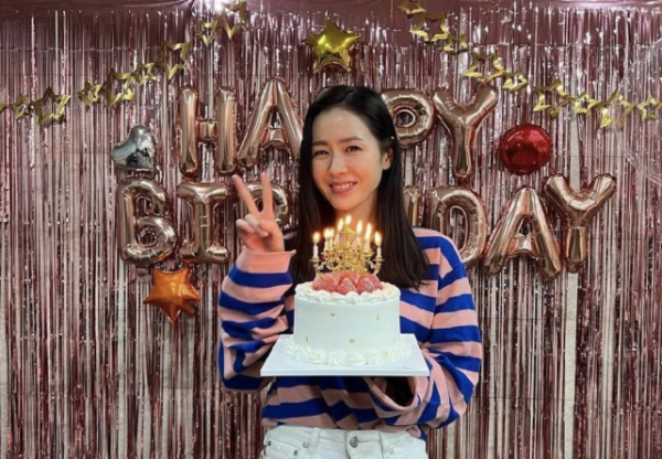 周迅為補水早上敷六七種面膜，伊能靜的護膚手段一般人做不來