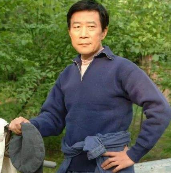 李雪健：患癌18年，脖子潰爛、痛不欲生，妻子一舉動讓他重新振作